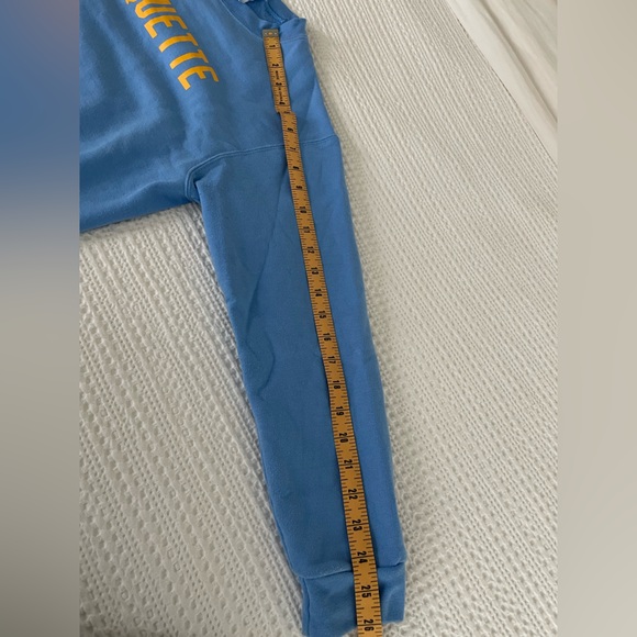 Marquette Crewneck - Picture 6 of 7